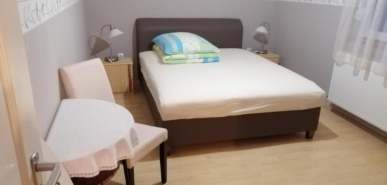 Radek Vendeghaz Es Apartman Halászi Zewnętrze zdjęcie