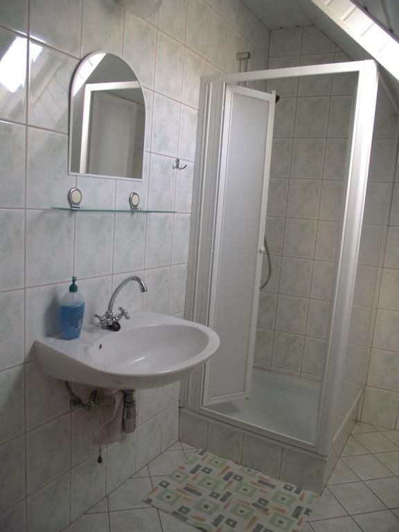 Radek Vendeghaz Es Apartman Halászi Zewnętrze zdjęcie