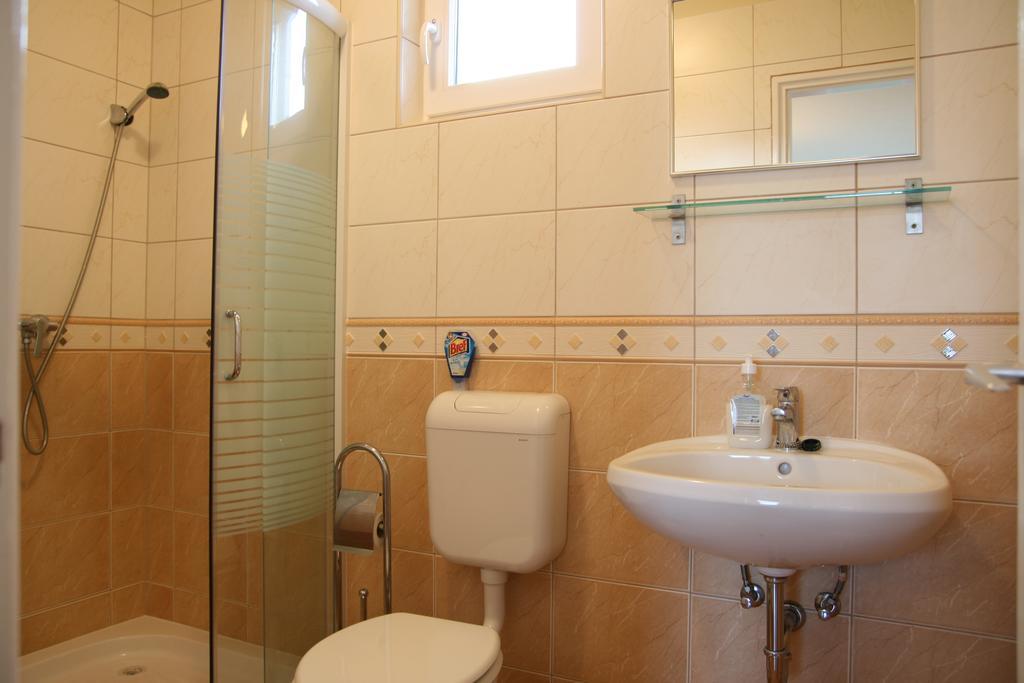 Radek Vendeghaz Es Apartman Halászi Zewnętrze zdjęcie